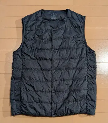 무인양품 재생 나일론 경량 노카라 다운 베스트 XL 다크 그레이