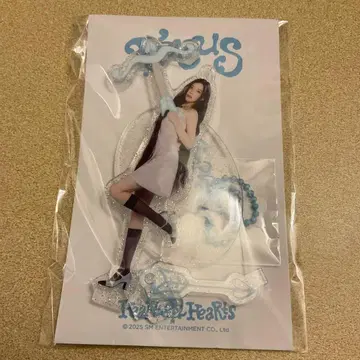 Hearts2Hearts 하투하 유하 아크릴 스탠드 focus MD