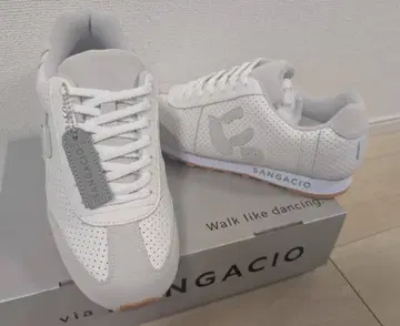 SANGACIO 화이트 스니커즈