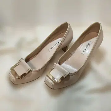 다이애나 베이지 오픈토 펌프스