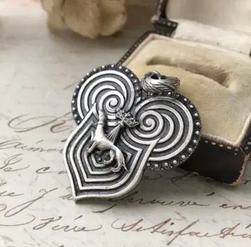 레어 프랑스 앤티크 왕실 왕비 문장 엘르 에르민 펜던트 목걸이