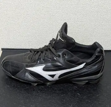 미즈노 블랙 화이트 스파이크 신발