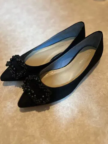 오데뜨 앤 오딜 블랙 스웨이드 스틸레토 펌프스 비즈 장식