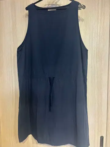 NARU팩토리 슬리브리스 원피스