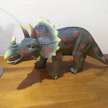 트리케라톱스 피규어