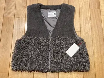 새상품 미사용 파시오네 베스트 에코퍼 보아 V넥 숏