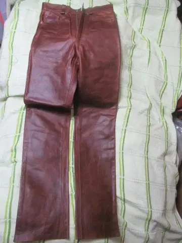 P 1060 가죽 팬츠