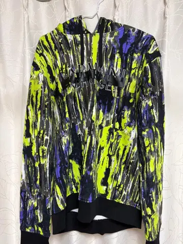 그래픽 후드티 M 사이즈 블랙 노랑 보라색