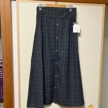 체크 무늬 플레어 스커트 그레이 계열