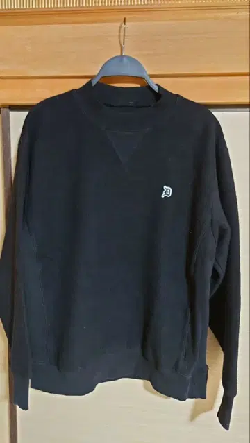 다퍼 기모 가공 모크넥 트레이닝복 L