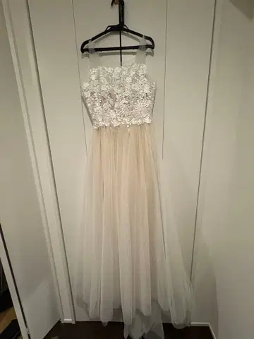 아이보리 레이스 A라인 웨딩 드레스