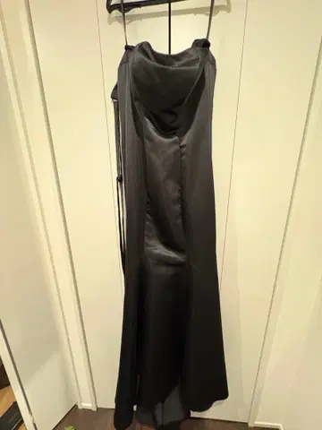 블랙 새틴 롱 드레스