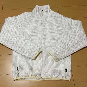 버튼 이디엄 화이트 도트 무늬 리버서블 자켓