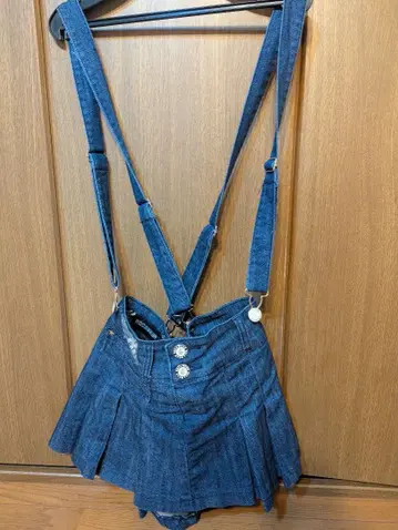 ROCAWEAR 서스펜더 플리츠 스커트