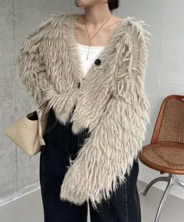 CAPRICIEUX LE'MAGE 프린지 V 가디건