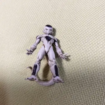 드래곤볼 프리저 피규어