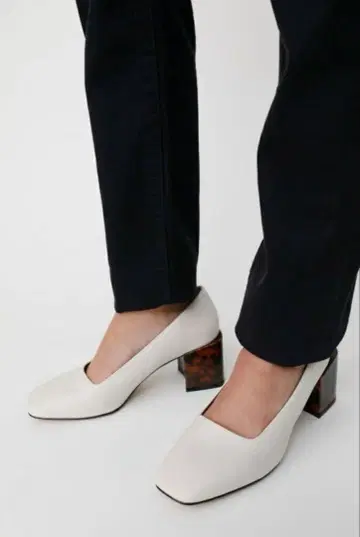 MOUSSY(마우지) BLOCK HEEL 펌프스