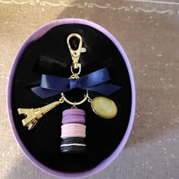 LADUREE 에펠탑과 마카롱 참