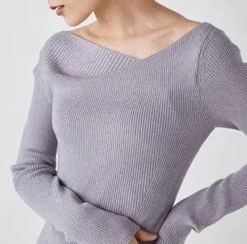 [ 새상품급 ] 드레이프 데콜테 리브 니트 FRAY I.D LAV