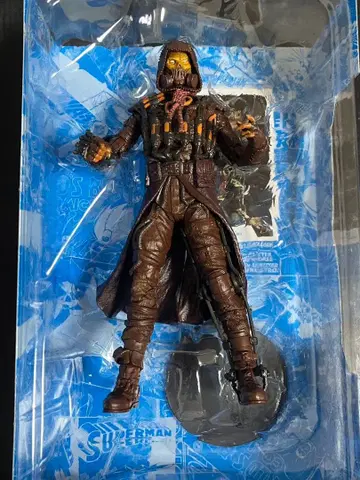 맥팔렌토이즈 스케어크로우 골드 라벨 피규어