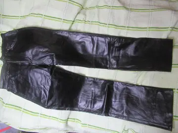 P 1063 가죽 팬츠