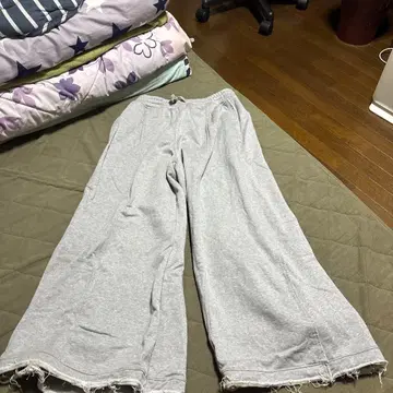 그레이 스웨트 팬츠