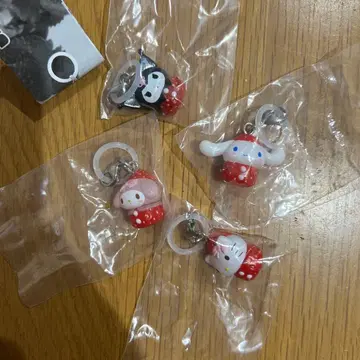 산리오 딸기 표시 액세서리 4점 세트