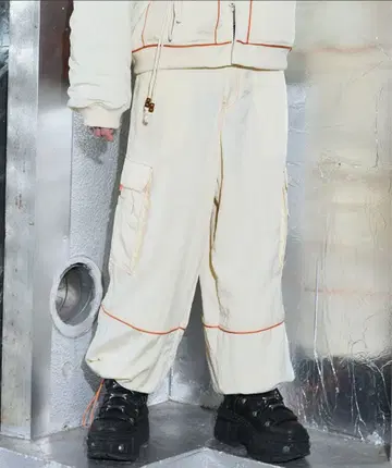 [ a2o ] 파이핑 배기 나일론 팬츠 아이보리 M