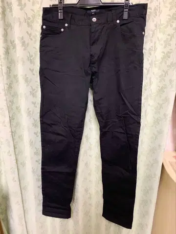 BEAMS 테이퍼드 팬츠 M 블랙