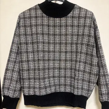 e.r.g 체크 무늬 터틀넥 니트