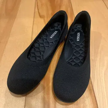 VITAA 블랙 플랫슈즈 35