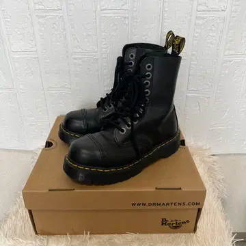 Dr.Martens 닥터마틴 8761 BXB 부츠 UK4