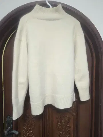 저스길리티 JUSGLITTY 울 캐시미어 니트 2 아이보리