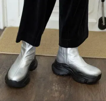 새상품 니코앤드 오리지널 스트레치 스니커즈 부츠 L 사이즈