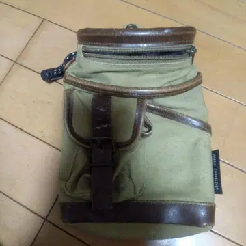 카키 바디백 웨스트 파우치