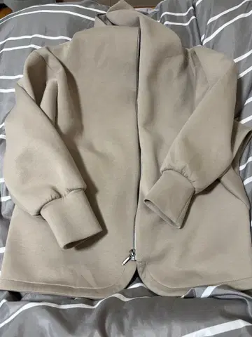 IRAL 완판 베이지 집업 후드티