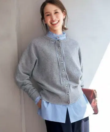 [ 전후 착용 가능 ] 복슬복슬 니트 2WAY 펄 버튼 가디건