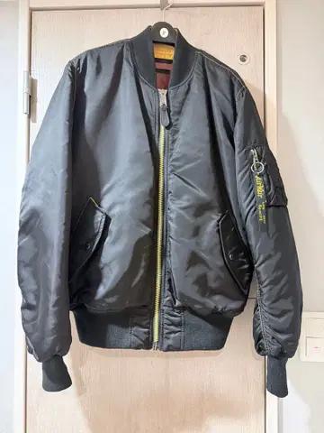 닥터마틴 x 알파 MA-1 플라이트 자켓