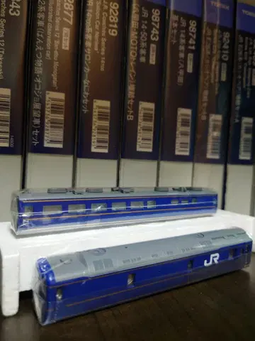 토믹스 북두성 혼성 세트 중 스시24와 카니24 바디