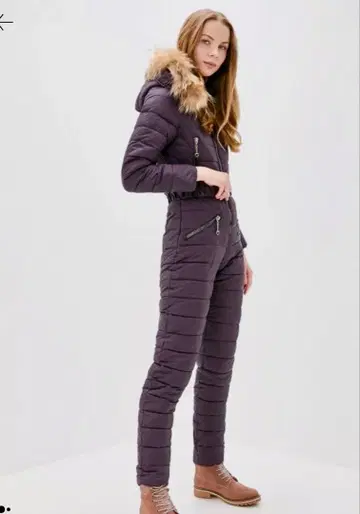 미사용 새상품 후드 부착 다운 자켓 수트 (블랙)