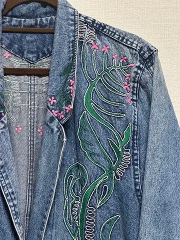 개성 있는 꽃무늬 자수 데님 자켓 오버 사이즈