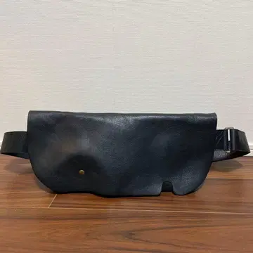 Uni&co 네이비 가죽 메신저 백 사이즈 S