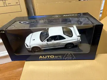 AUTOart Skyline GT-R V-Spec II 1/18