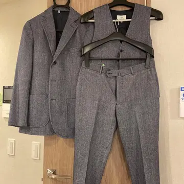 빔즈의 그레이 비즈니스 정장 자켓 베스트 팬츠 세트