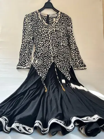 이탈리아제 실크 100% 플레어 원피스 화이트 블랙