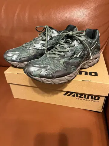 미즈노 스니커즈