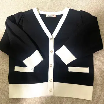 Apuweiser-riche V넥 가디건 블랙 화이트