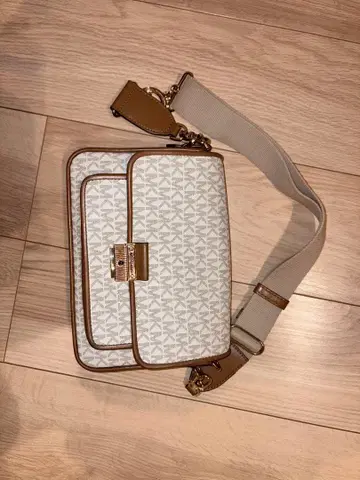 MICHEAL KORS 숄더백 화이트