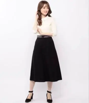 [ 택 포함 새상품 ] 라메 트위드 미디 스커트 블랙