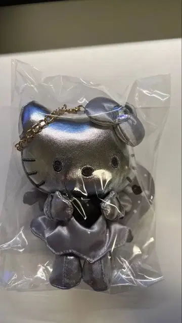 [새상품] 헬로키티 블랙엔젤 인조 가죽 마스코트 참 실버